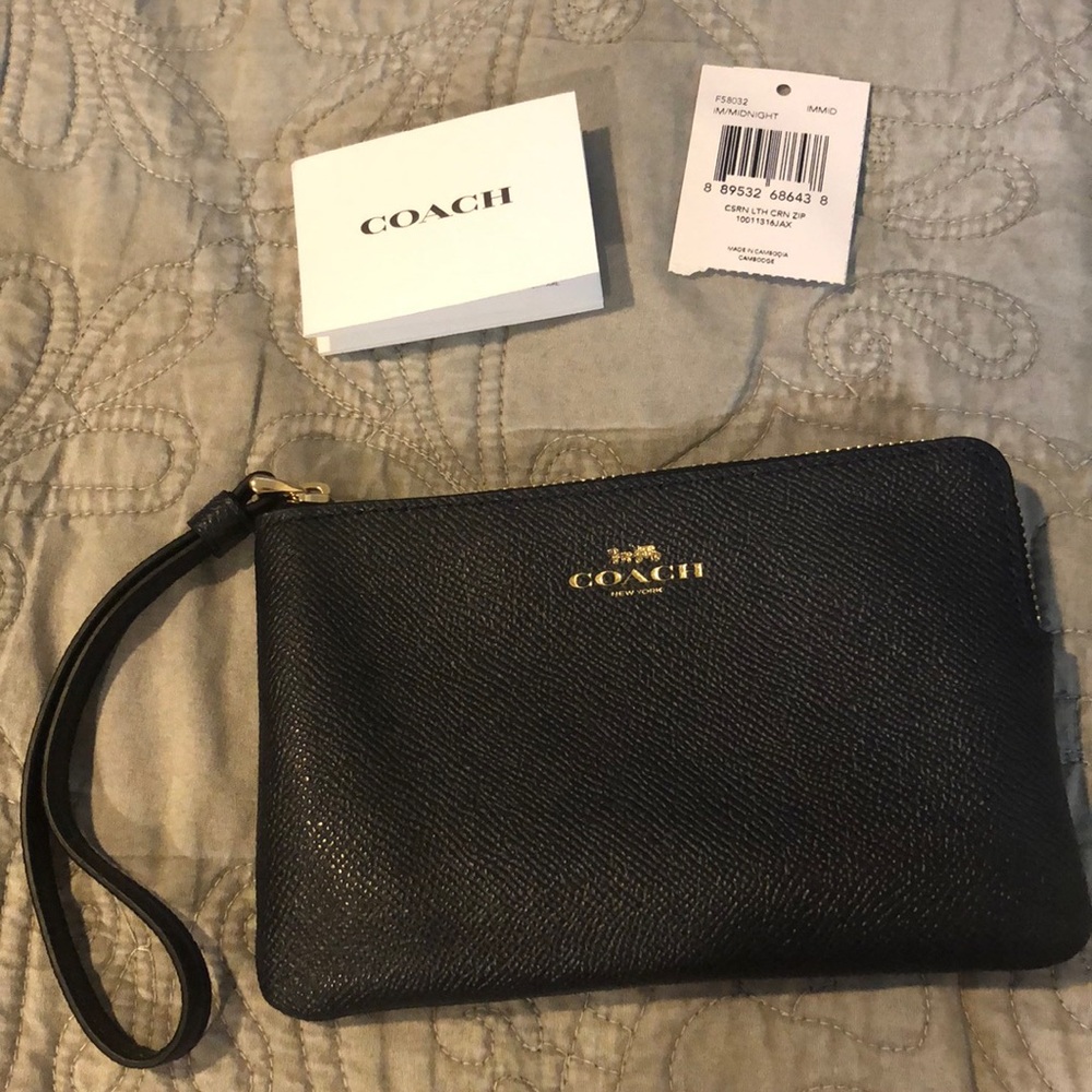 Final: NWT Dark Navy Coach Wristlet